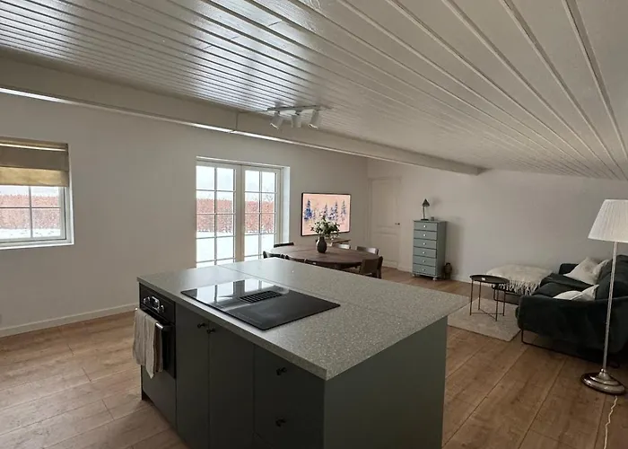 Newly Built With Large Garden, As Well As Views 프레덴스보르